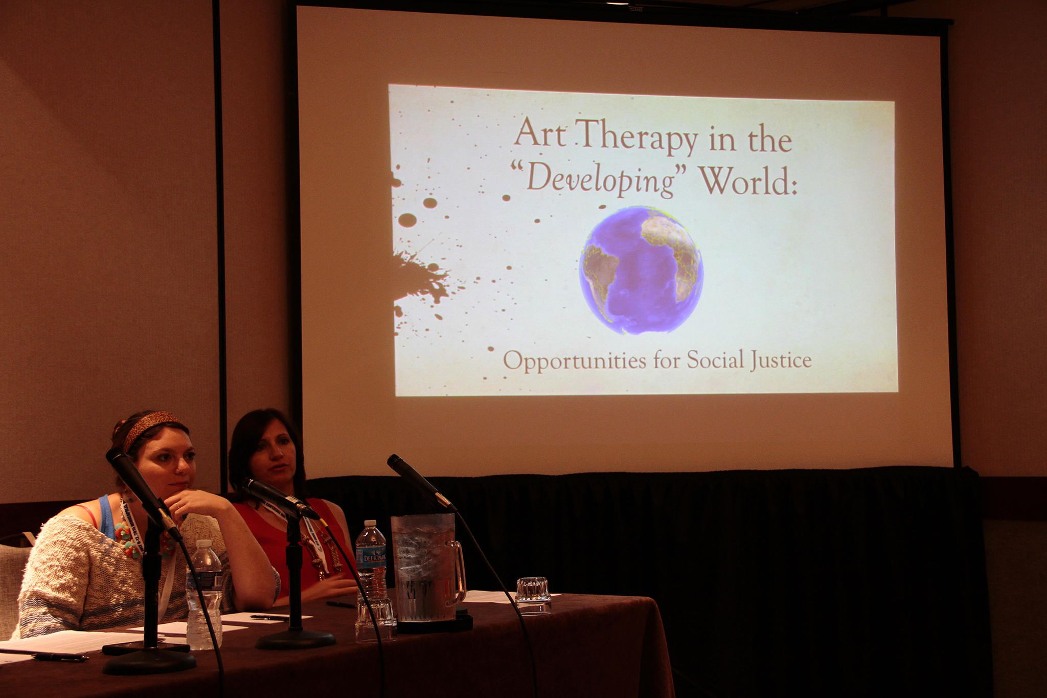 Photo at the 46th AATA annual conference in Minneapolis, USA on intercultural working in Art Therapy